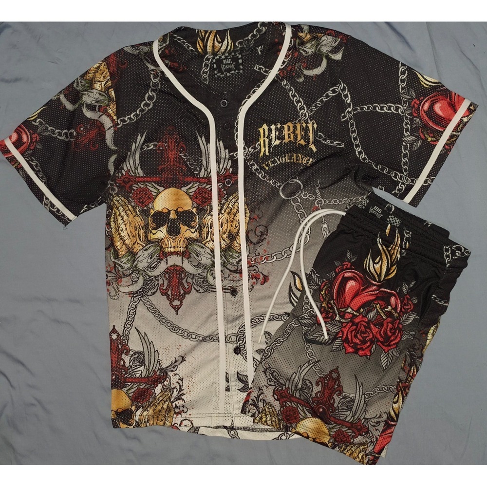 Rebel Vengeance 2PC Set‎ Skull and Hearts Tapestry Shirt Shorts Mens Large